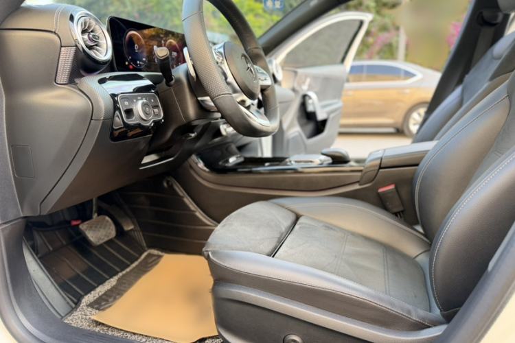 Used Mercedes-Benz A-Class 2022 Revised Version A 200 L Sport Sedan Fashionable Style
