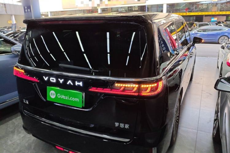 Used VOYAH Dream 2025 PHEV Four-Wheel Drive Prestige Kunpeng Edition
