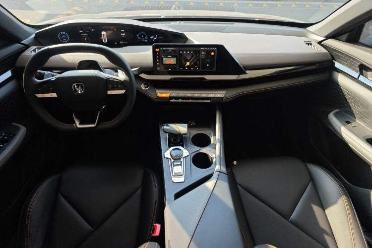 Used Changan UNI-V 2022 1.5T Prestige Version