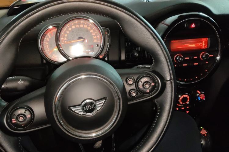 Used  MINI 2016 1.2T ONE Pioneer Edition Five-Door Version
