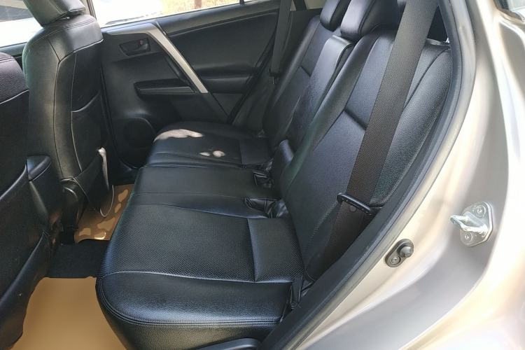 Used Toyota RAV4 2016 2.0L CVT Two-Wheel Drive Fashion Edition China V Standard