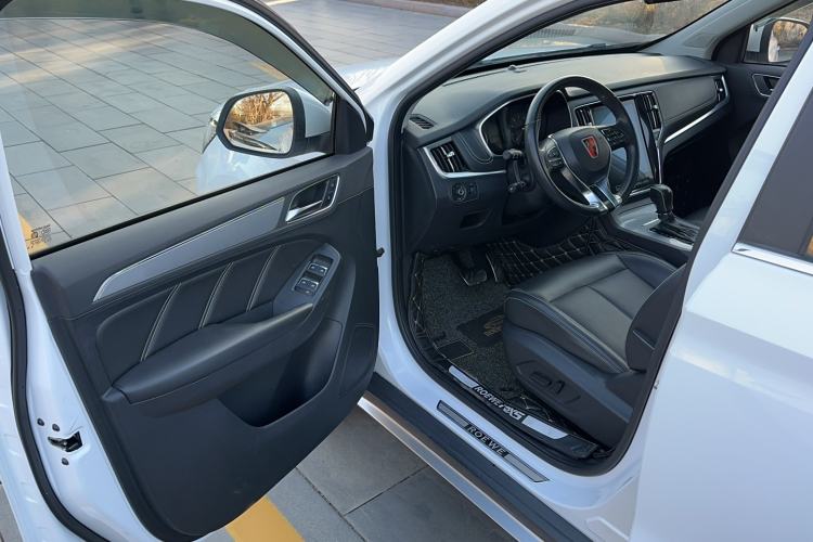 Used Roewe RX5 2018 20T Two-Wheel Drive Automatic Internet Smart Edition
