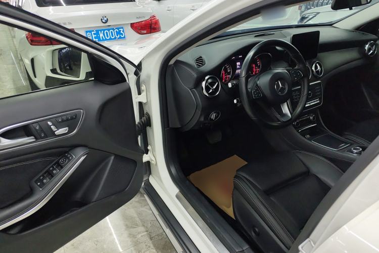 Used Mercedes-Benz GLA 2017 GLA 200 Fashion Model
