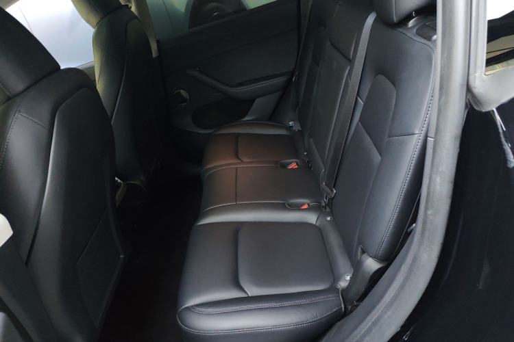 Used Tesla Model Y 2023 Rear-Wheel-Drive Version
