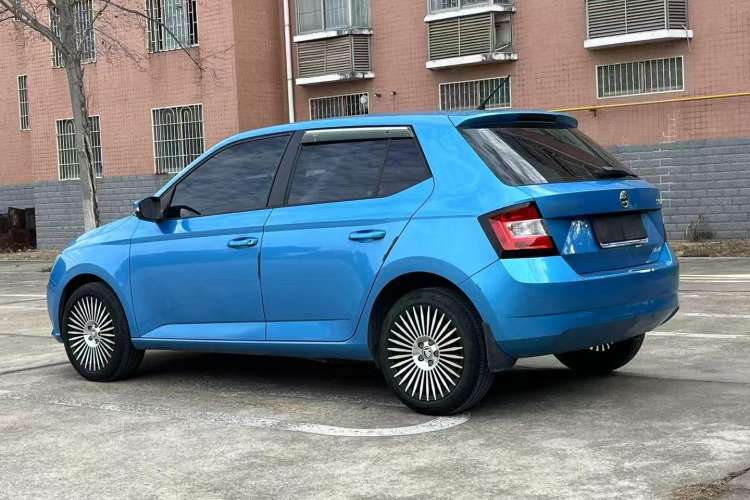 Used Skoda Fabia 2015 1.4L Automatic Front-Drive Model
