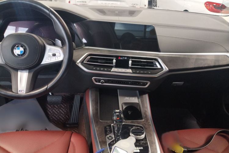 Used BMW X5 2022 Restyled xDrive 30Li Luxury Version M Sport Package
