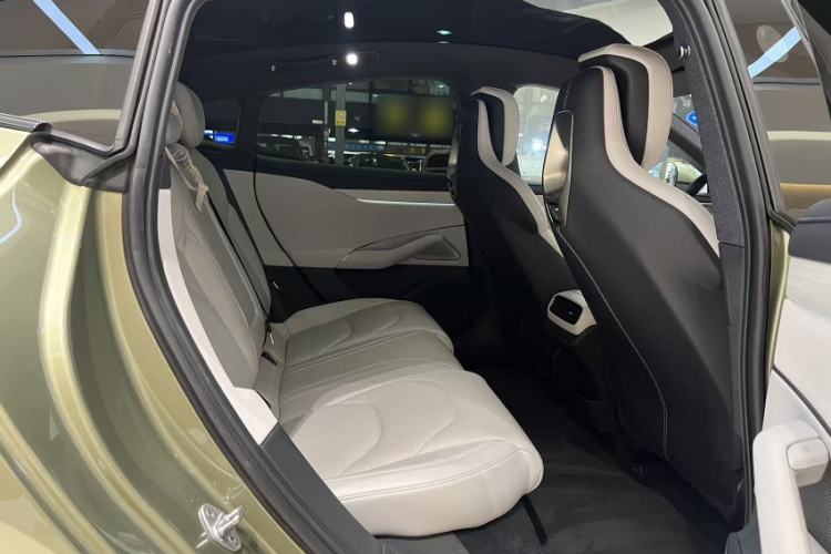 Used  SU7 2024 Rear-Drive Standard Founder Edition