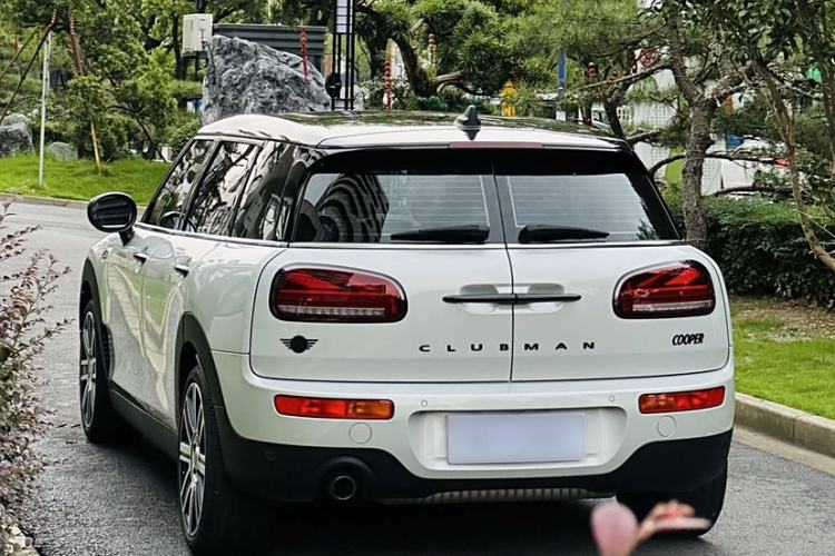 Used  Clubman 2023 1.5T COOPER Connoisseur
