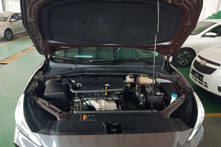 Used MG 5 2022 180 DVVT CVT Youth Luxury Edition
