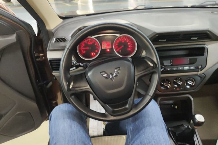 Used Wuling Hongguang 2018 1.5L S Standard Version L2B
