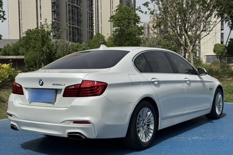 Used BMW 5 Series 2014 525Li Leading Model
