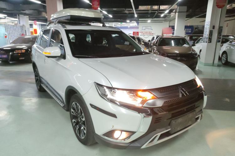 Used Mitsubishi Outlander 2019 2.0L Two-Wheel Drive Comfort Edition 5 Seats China VI Standard
