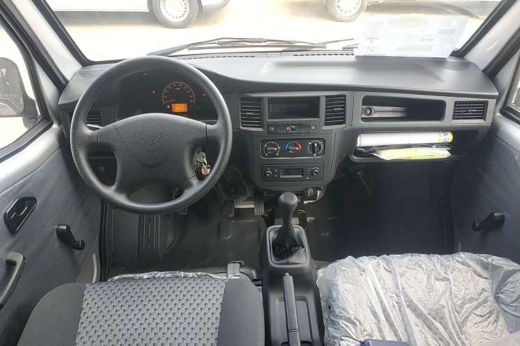 Used Wuling Zhiguang 2023 1.5L Practical Version 5/7 Seats
