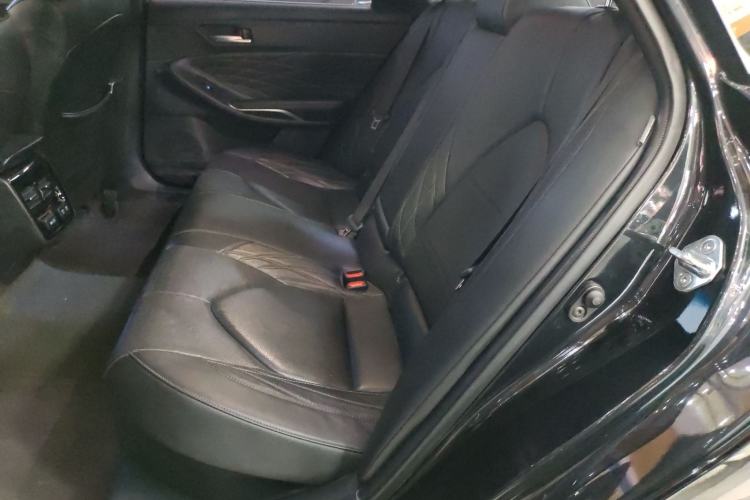 Used Toyota Avalon 2019 Dual-Engine 2.5L XLE Prestige Version China VI Standard
