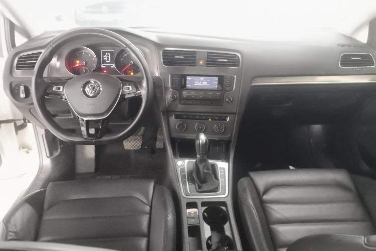 Used Volkswagen Golf 2015 1.4TSI Automatic Luxury Model
