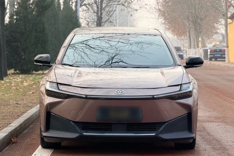 Used Toyota bZ3 2023 616 km Long-Range Premium
