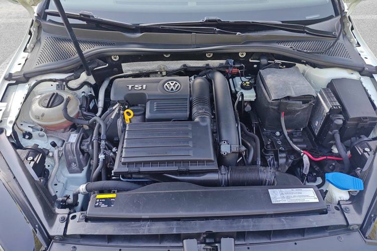 Used Volkswagen Golf 2016 230TSI Automatic Comfort Version
