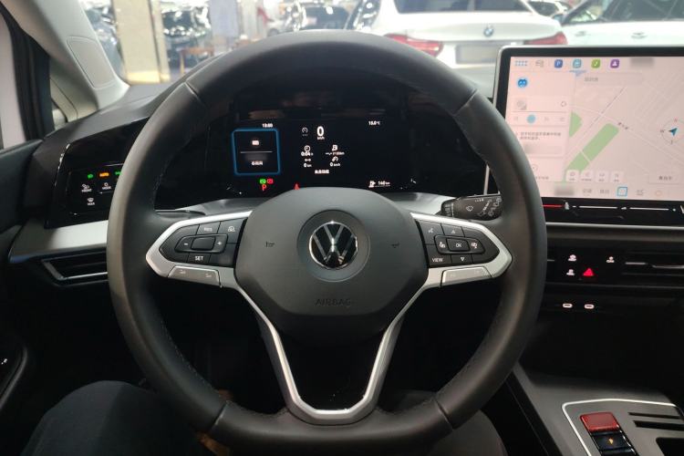 Used Volkswagen Golf 2025 300TSI Pro
