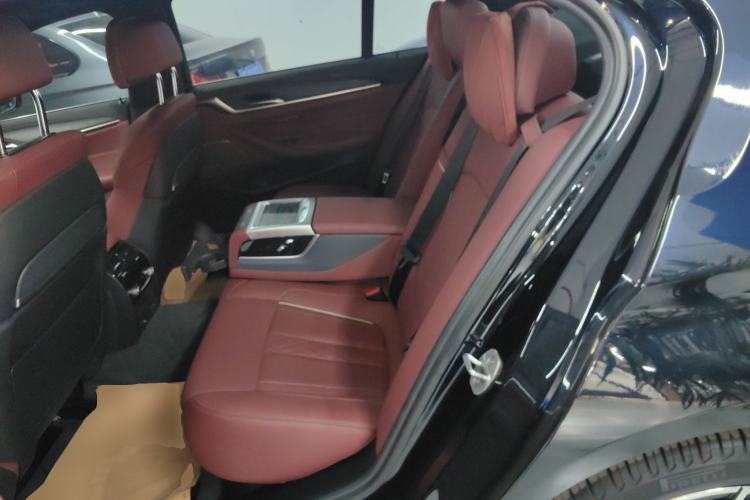 Used BMW 5 Series 2022 Restyled 530Li Luxury Edition M Sport Package
