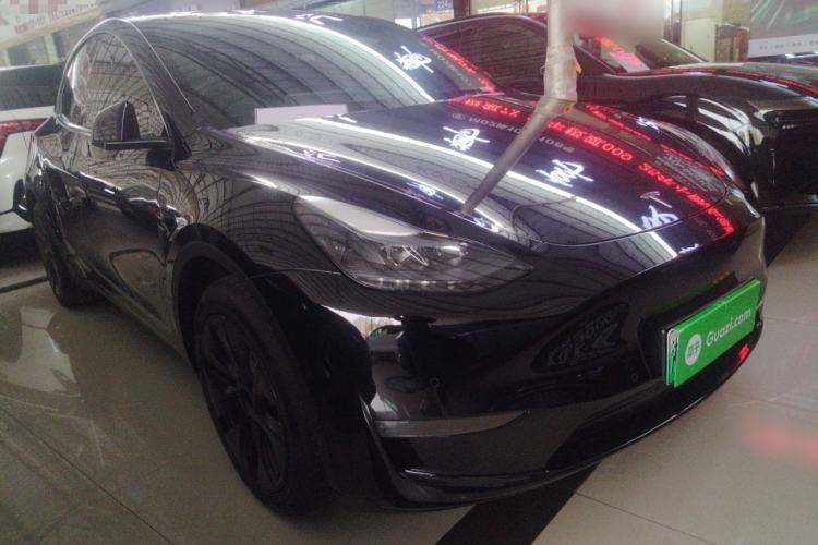 Used Tesla Model Y 2023 Long-Range All-Wheel-Drive Version