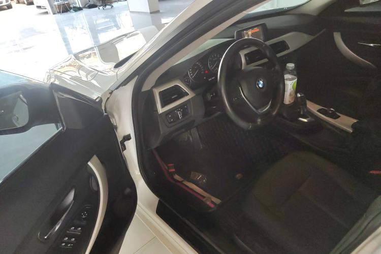 Used BMW 3 Series GT 2016 320i Fashion Model
