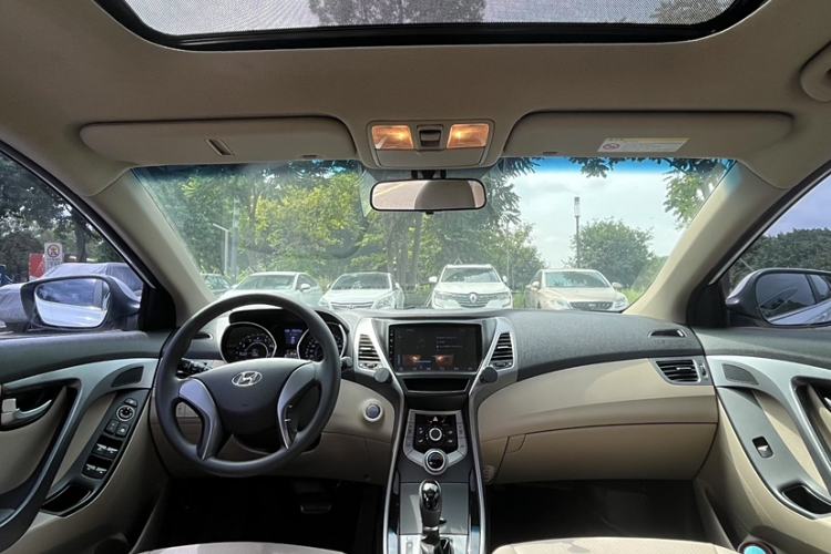 Used Hyundai Elantra 2015 1.6L Automatic Leading Model
