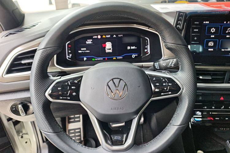 Used Volkswagen T-ROC 2023 300TSI DSG Two-Wheel-Drive Chen Guang Edition
