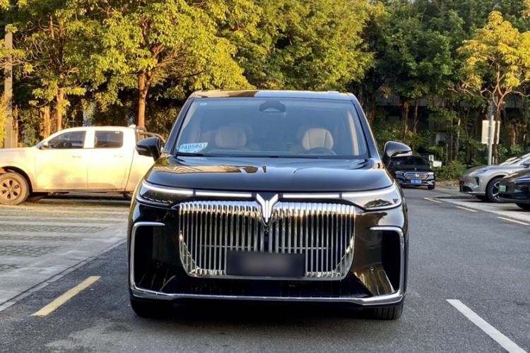 Used VOYAH Dream 2025 PHEV Four-Wheel-Drive Flagship Kunpeng Edition
