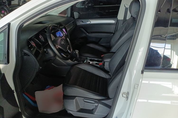 Used Volkswagen Touran 2016 Volkswagen Touran L 280TSI DSG Comfort Edition
