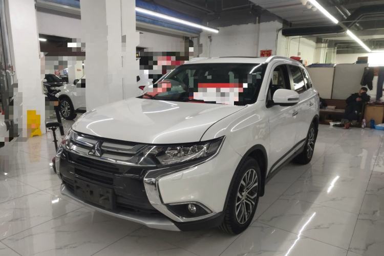 Used Mitsubishi Outlander 2016 2.4L 4x4 Luxury Edition 7-Seater