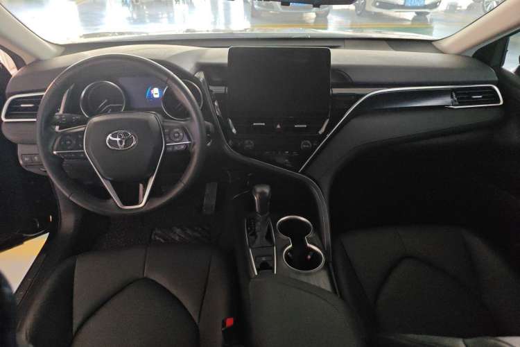 Used Toyota Camry 2021 2.0G Luxury Edition
