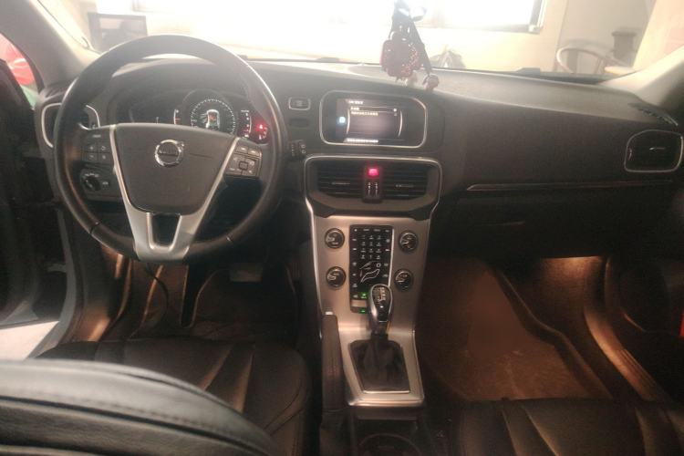 Used Volvo V40 2017 T3 Zhiya Edition