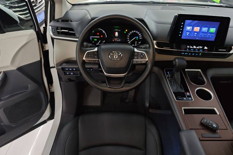 Used Toyota Sienna 2021 2.5L Hybrid Comfort Edition