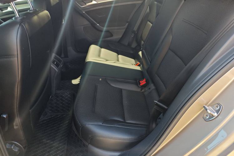 Used Volkswagen Golf 2016 230TSI Automatic Comfort Version
