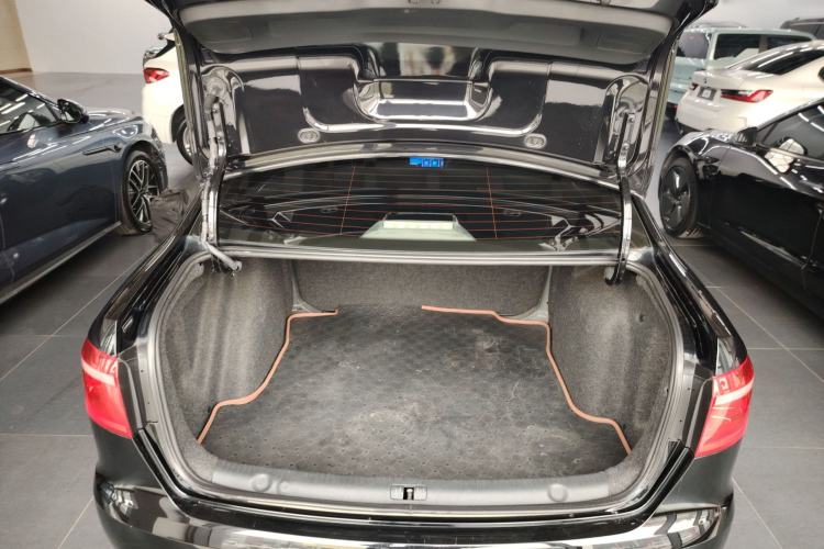 Used Volkswagen Lavida 2013 Revised Classic 1.6L Automatic Fashion Edition