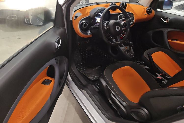 Used  fortwo 2015 1.0L 52 kW Hardtop Passion Edition
