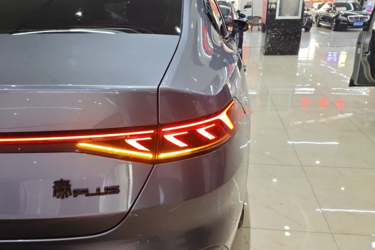 Used BYD Qin PLUS 2024 HONOR Edition DM-i 120KM Leading Model
