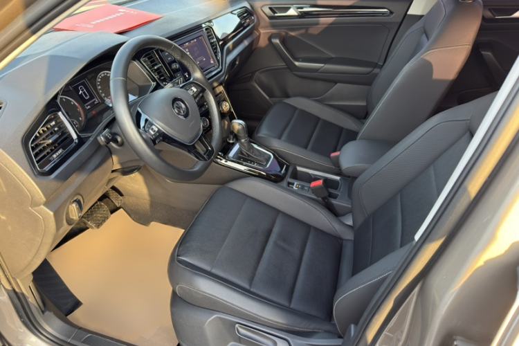 Used Volkswagen T-ROC 2019 280TSI DSG Two-Wheel Drive Comfort Version China VI Standard
