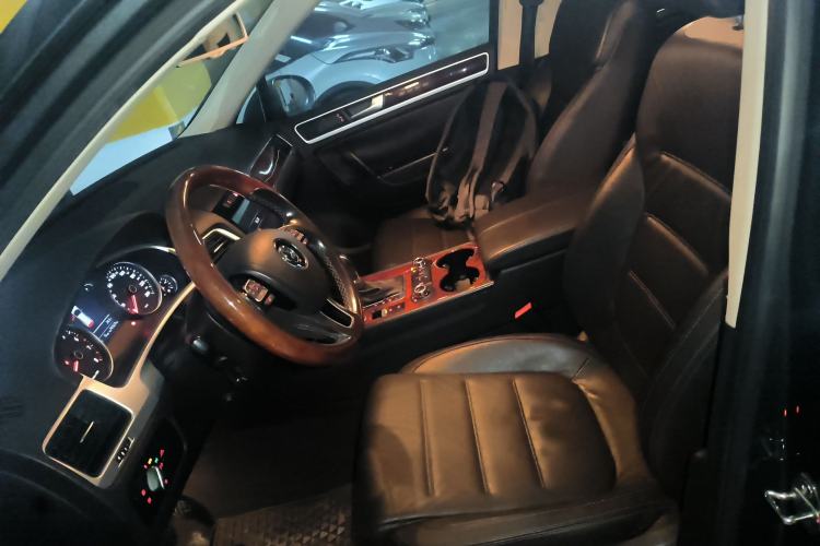 Used Volkswagen Touareg 2011 3.0 TSI High-End Version
