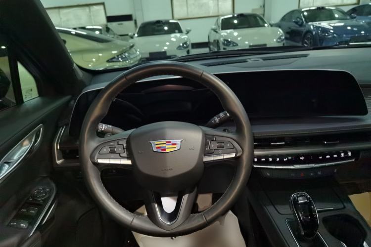 Used Cadillac XT4 2024 28T Two-Wheel-Drive Luxury Version
