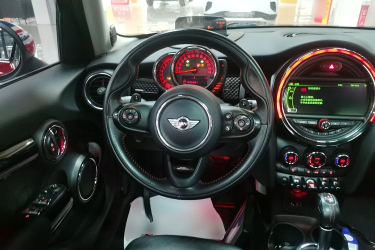 Used  MINI 2016 2.0T COOPER S Pioneer Edition Five-Door Model
