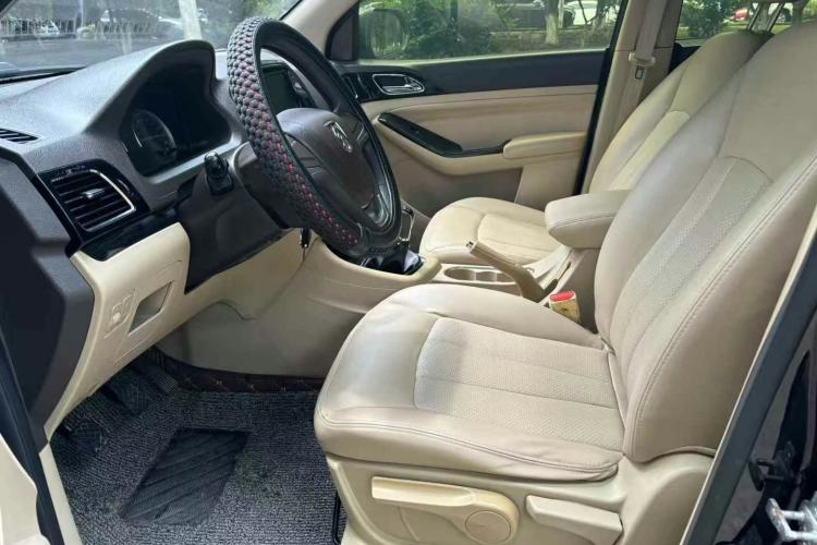 Used Baojun 730 2014 1.5L manual Comfort version 7 seats
