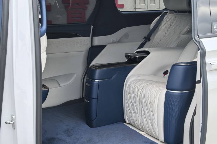 Used Buick GL8 2023 Avenir Avia Four-Seat Prestige Edition
