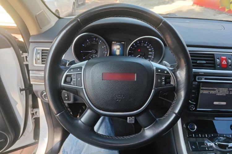 Used Haval H8 2015 2.0T Two-Wheel Drive Luxury Edition
