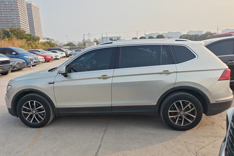 Used Volkswagen Tiguan L 2017 330TSI Automatic Two-Wheel Drive Luxury Edition
