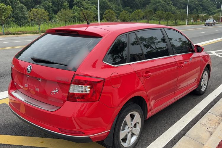 Used Skoda Rapid Spaceback 2016 Revised 1.6L Automatic Chuanxing Version
