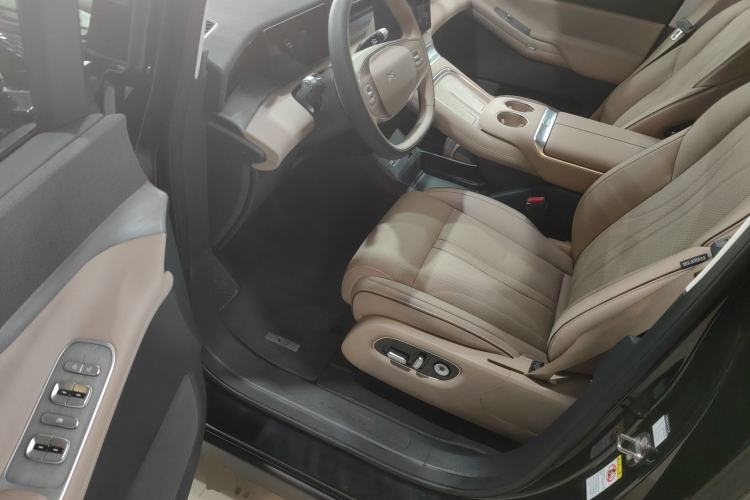 Used XPeng X9 2025 740 Ultra-Long Range Max
