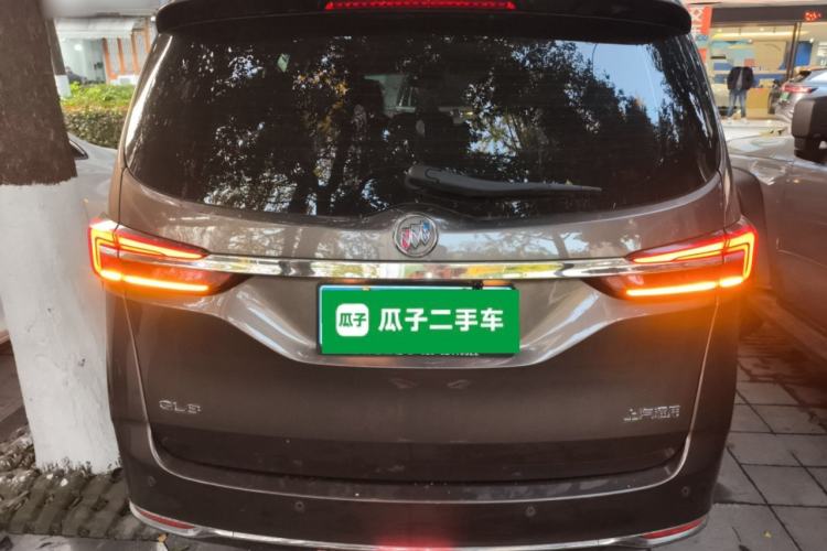 Used Buick GL8 2023 Land Executive Class Comfort Model