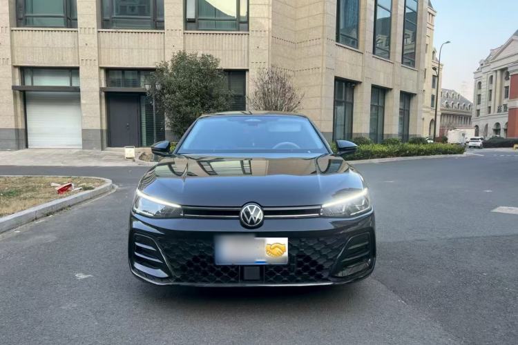 Used Volkswagen Passat 2025 Pro 380TSI Starry Dragon Edition
