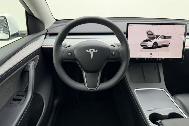 Used Tesla Model Y 2023 Long-Range All-Wheel-Drive Version
